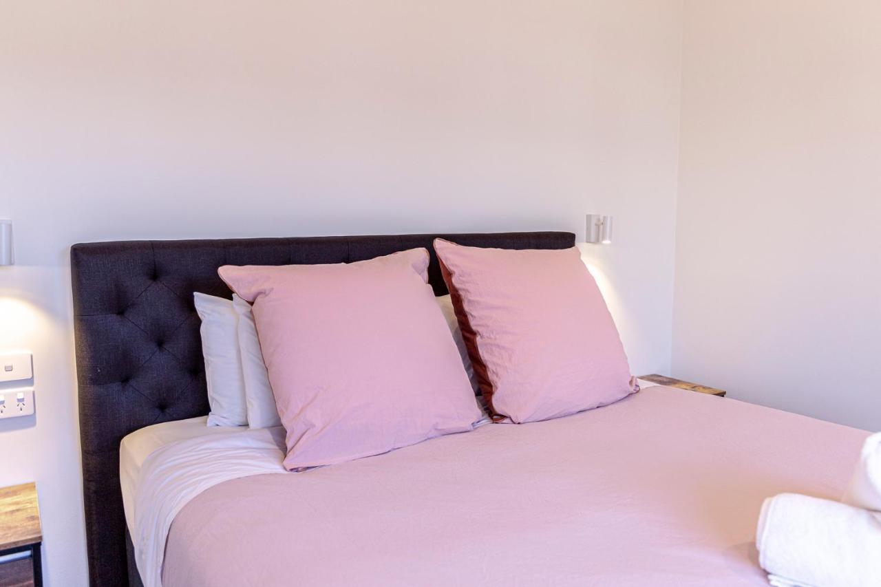 Magic On Maryburn - The Pink Room Twizel Εξωτερικό φωτογραφία